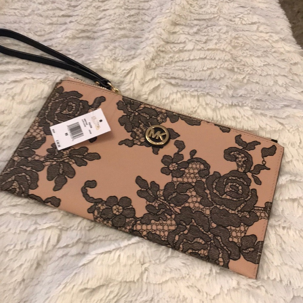 Super cute Michael Kors clutch
